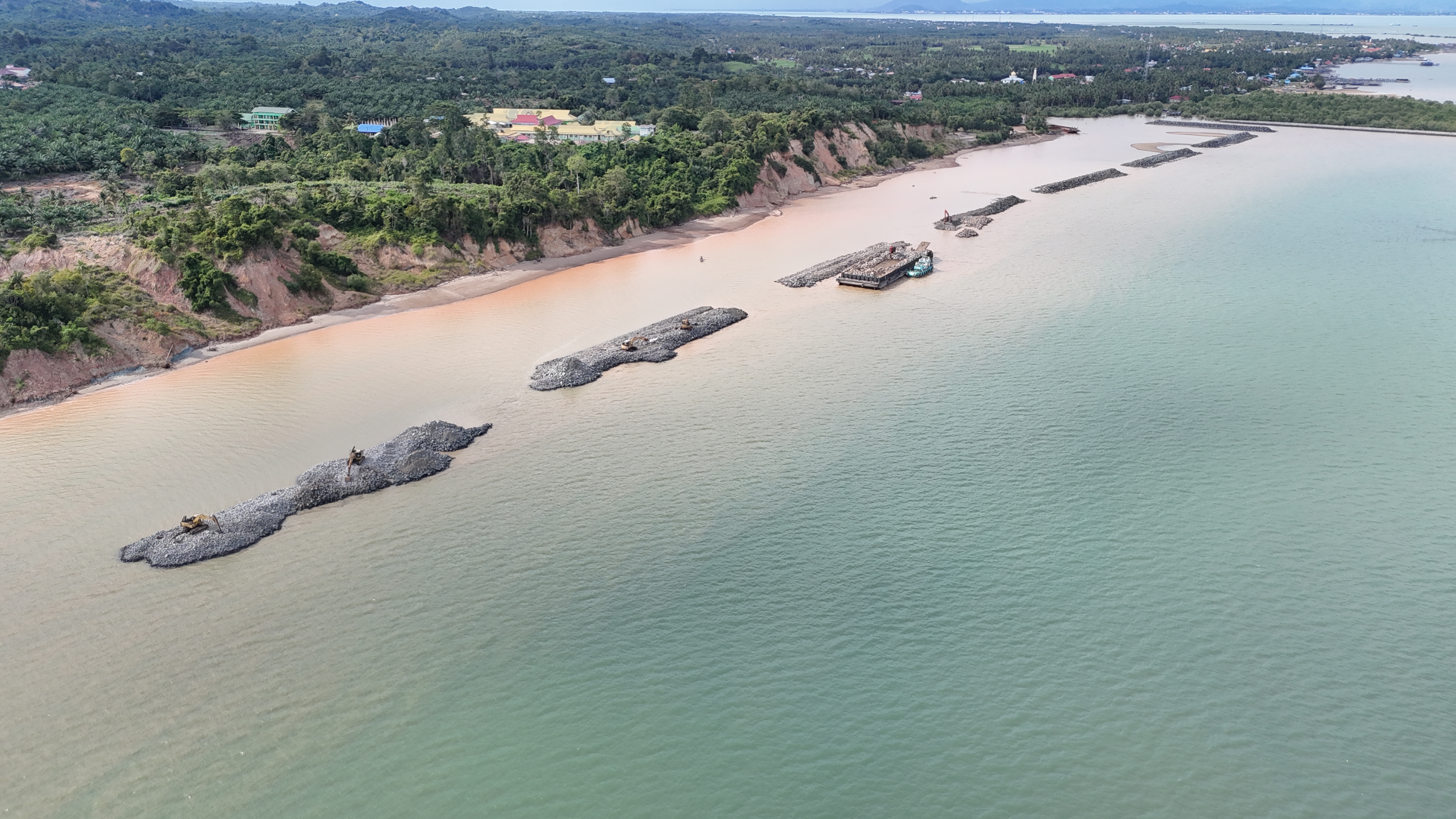 25 MEI 2026_BREAKWATER PADAIDI SEBATIK